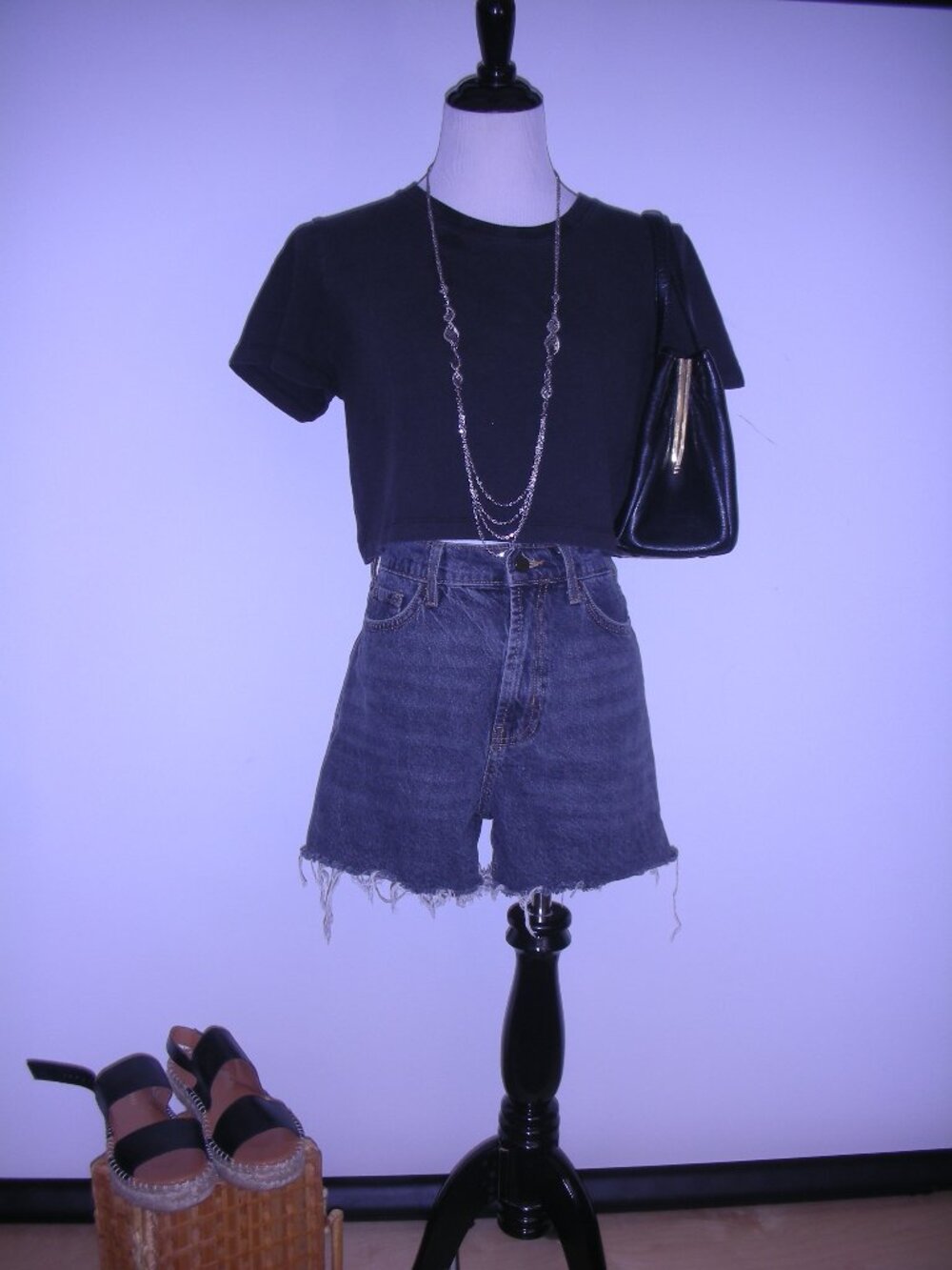 BDG Black Cropped Tee Medium Cotton Boxy Crop Top Minimalist Basic